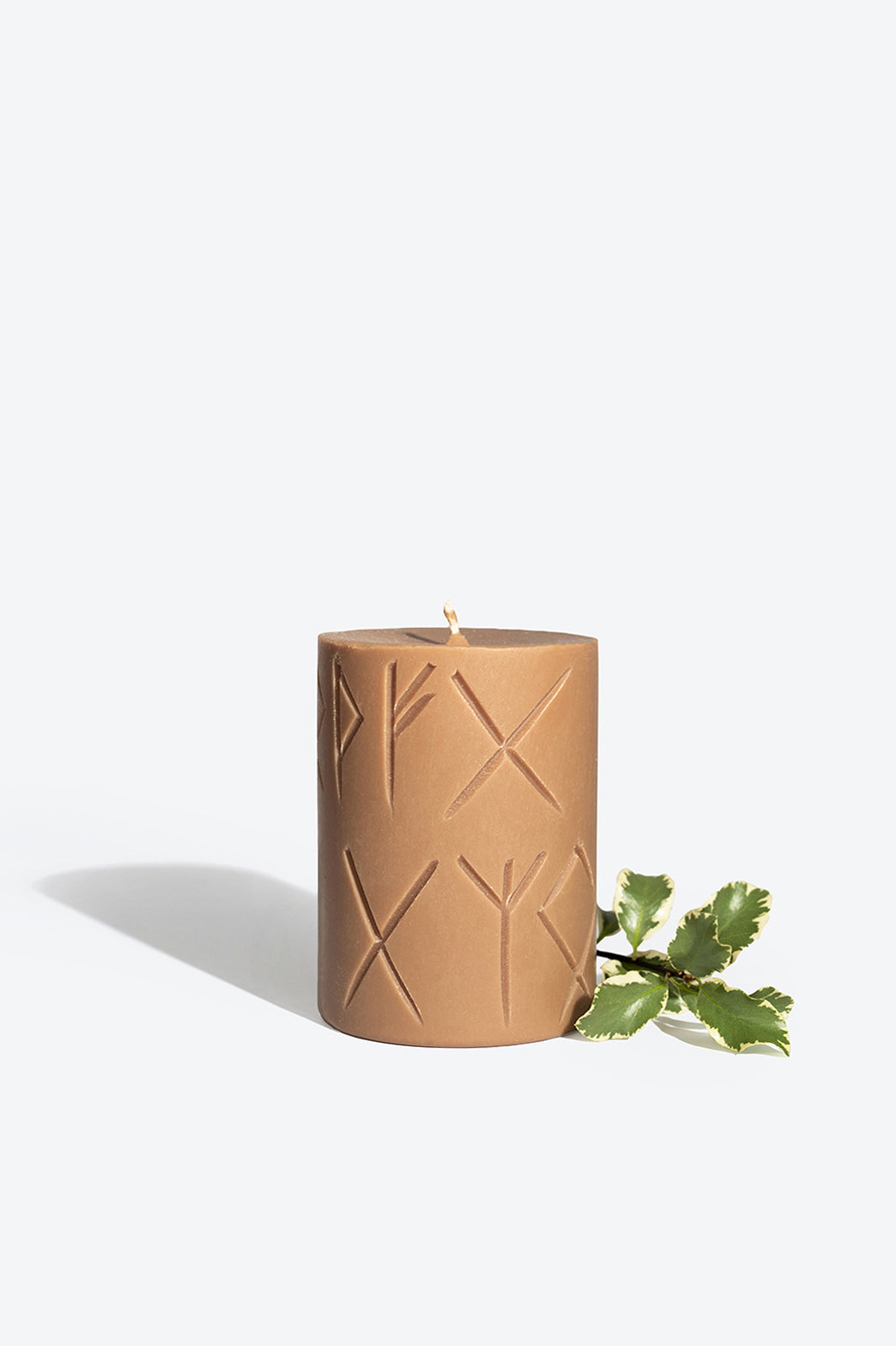 Rune Candle Frigga – Guardian of the Hearth