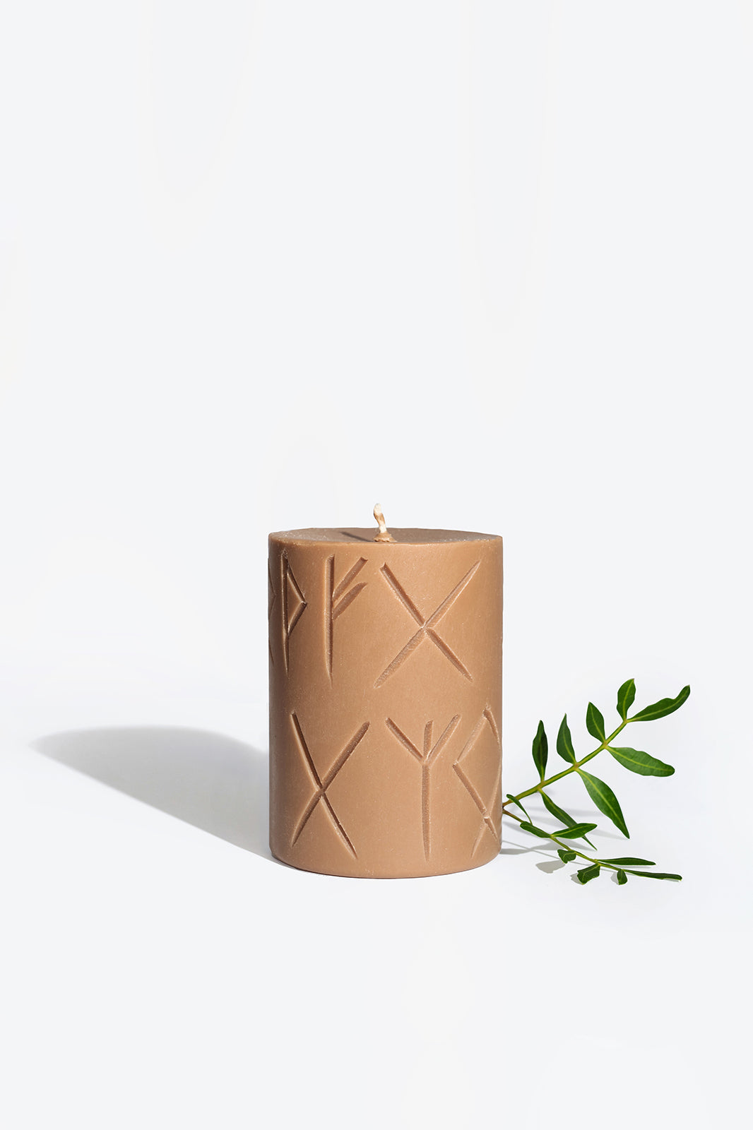 Rune Candle Frigga – Guardian of the Hearth